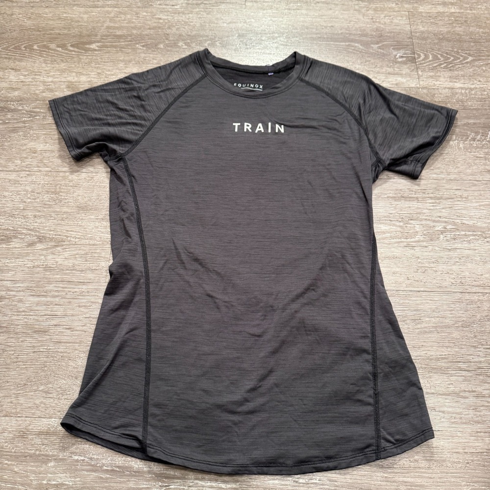 Equinox Shirt Womens Medium Gray Activewear Train Graphic Tee Short Sleeve Top‎